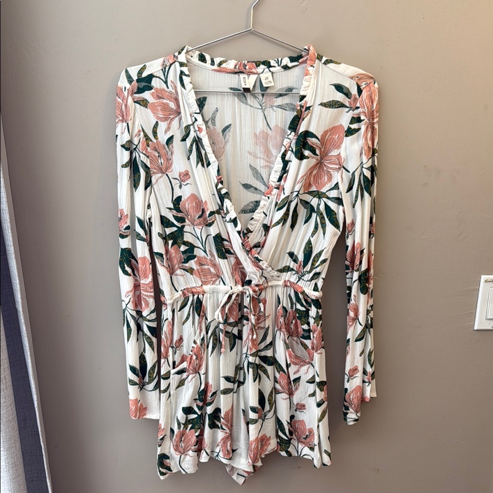 Chic Floral Wrap Blouse with Tie Waist